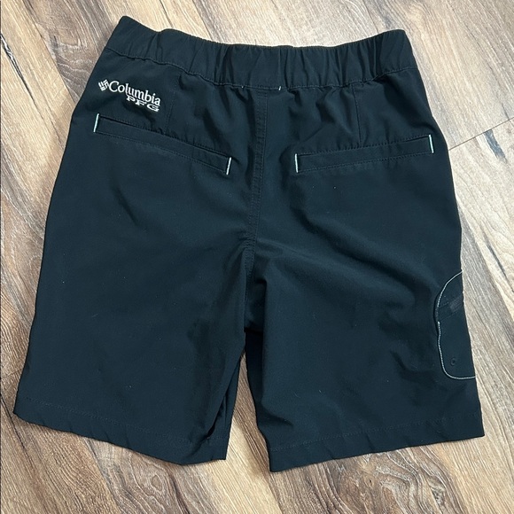 Columbia boys small PFG Omni shade black pull on shorts size Small (8) - Picture 5 of 9